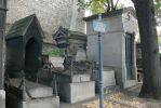 PICTURES/Le Pere Lachaise Cemetery - Paris/t_P1280645.JPG